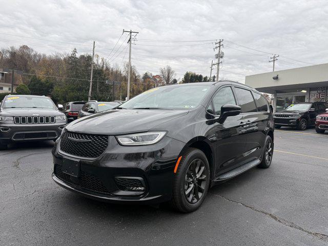 used 2021 Chrysler Pacifica car, priced at $36,547