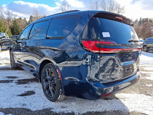 new 2025 Chrysler Pacifica car, priced at $53,040