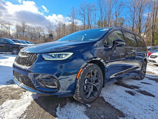 new 2025 Chrysler Pacifica car, priced at $53,040