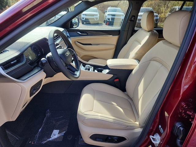 new 2025 Jeep Grand Cherokee car, priced at $47,495