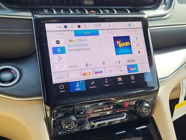 new 2025 Jeep Grand Cherokee car, priced at $47,495