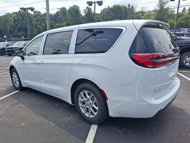 new 2026 Chrysler Pacifica car, priced at $44,685