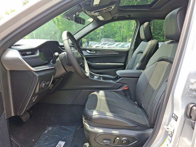 new 2025 Jeep Grand Cherokee car, priced at $46,730