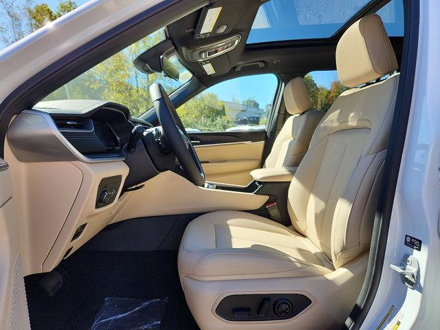 new 2025 Jeep Grand Cherokee car, priced at $50,410