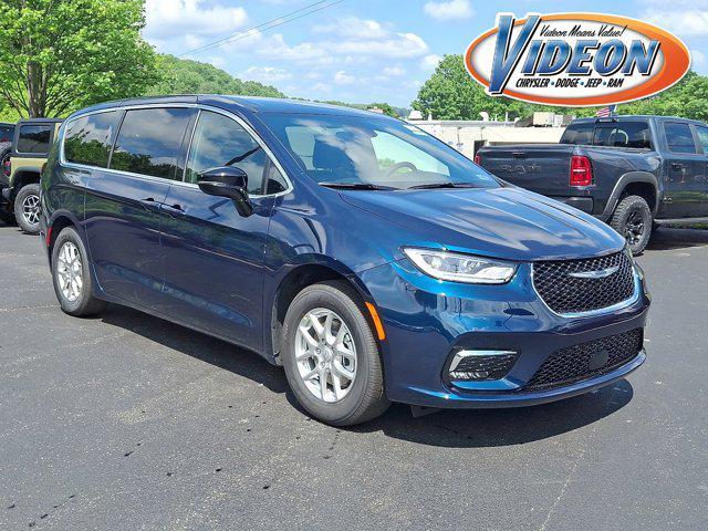 new 2025 Chrysler Pacifica car, priced at $44,940