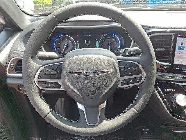 new 2025 Chrysler Pacifica car, priced at $44,940