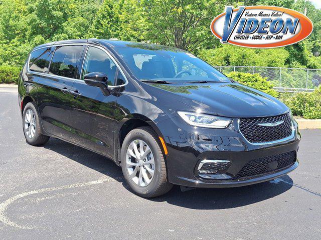 new 2025 Chrysler Pacifica car, priced at $47,440