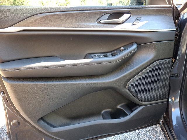 new 2025 Jeep Grand Cherokee car, priced at $52,735