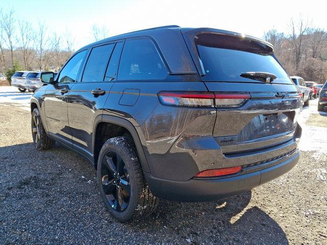 new 2025 Jeep Grand Cherokee car, priced at $52,535