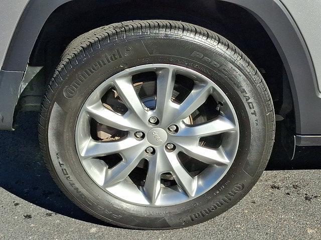 used 2018 Jeep Cherokee car, priced at $19,877