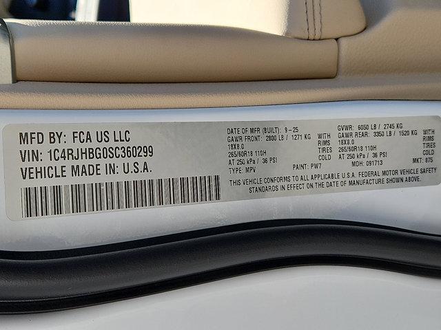 new 2025 Jeep Grand Cherokee car, priced at $46,900