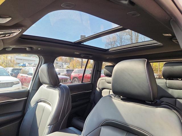 new 2025 Jeep Grand Cherokee car, priced at $53,140