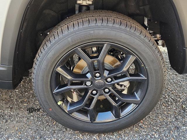 new 2025 Jeep Grand Cherokee car, priced at $53,140