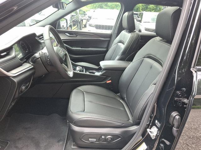 new 2025 Jeep Grand Cherokee car, priced at $51,005