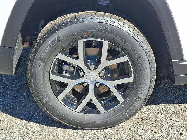 new 2025 Jeep Grand Cherokee car, priced at $50,410