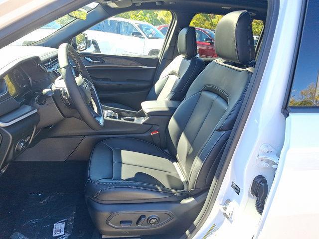 new 2025 Jeep Grand Cherokee car, priced at $50,410