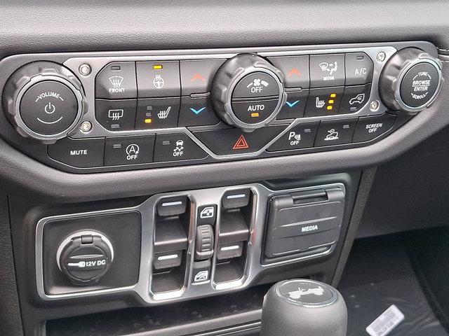 new 2025 Jeep Wrangler car, priced at $61,615