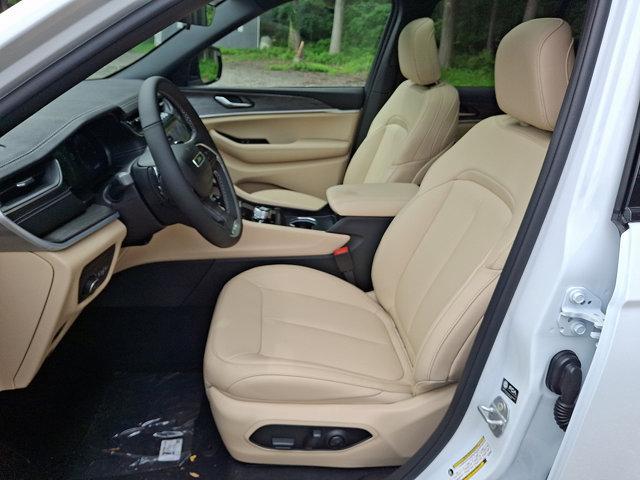 new 2025 Jeep Grand Cherokee car, priced at $49,415