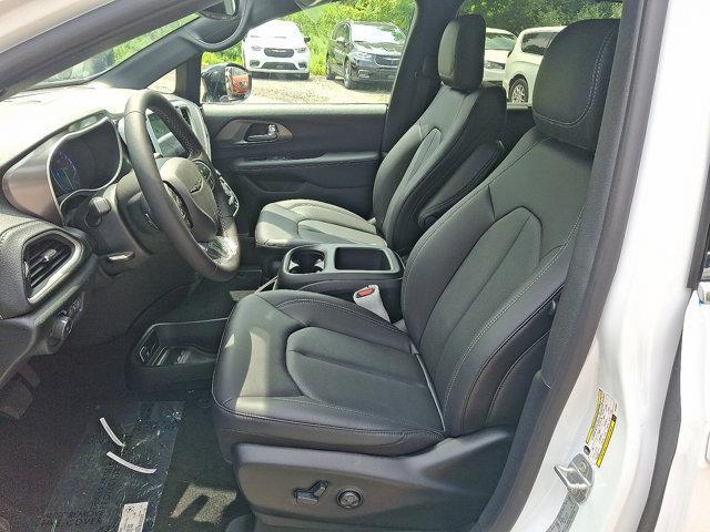 new 2026 Chrysler Pacifica car, priced at $44,685