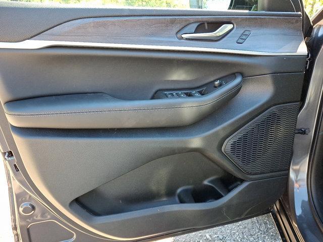 new 2025 Jeep Grand Cherokee car, priced at $52,935