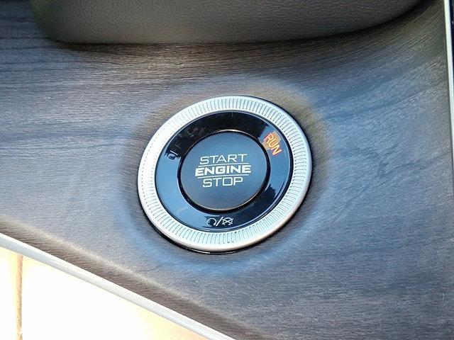 new 2025 Jeep Grand Cherokee car, priced at $50,410