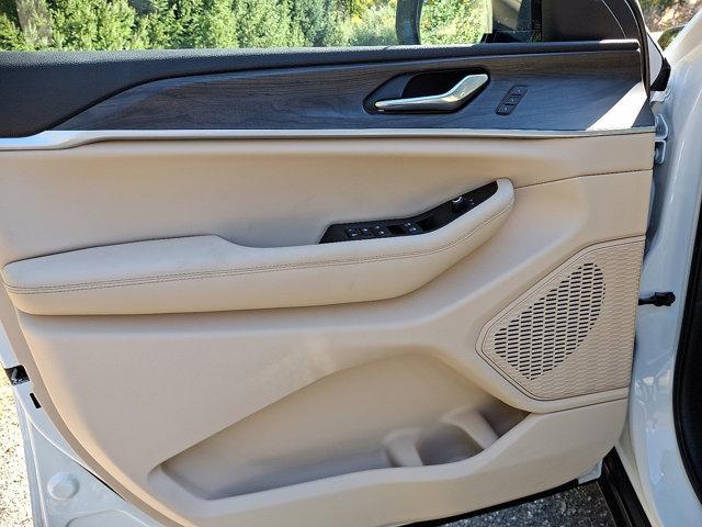 new 2025 Jeep Grand Cherokee car, priced at $50,410