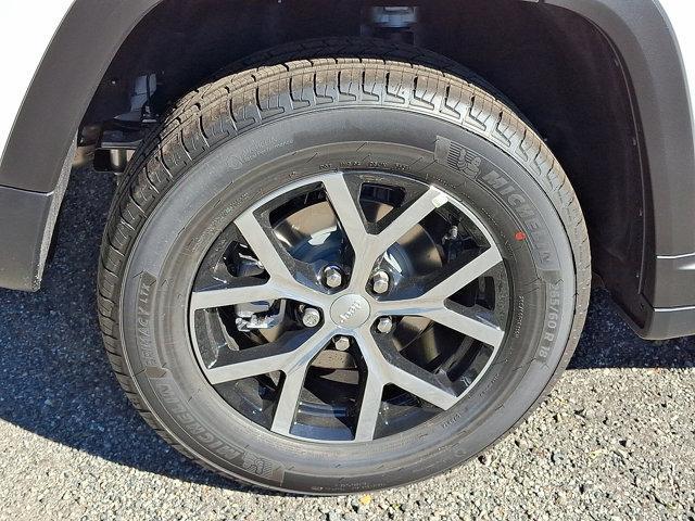 new 2025 Jeep Grand Cherokee car, priced at $50,410