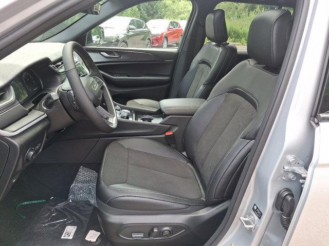 new 2025 Jeep Grand Cherokee car, priced at $48,375