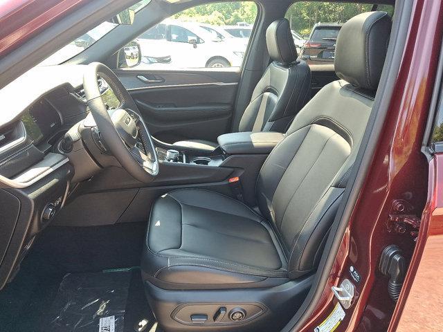 new 2025 Jeep Grand Cherokee car, priced at $50,010