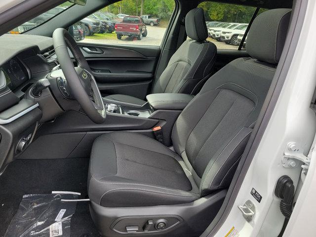 new 2025 Jeep Grand Cherokee car, priced at $41,580