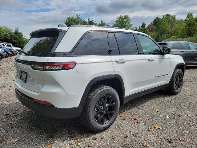 new 2025 Jeep Grand Cherokee car, priced at $45,935