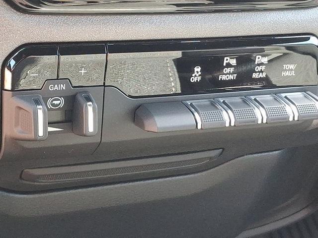 new 2025 Ram 1500 car, priced at $55,960