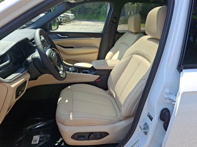 new 2025 Jeep Grand Cherokee car, priced at $49,415