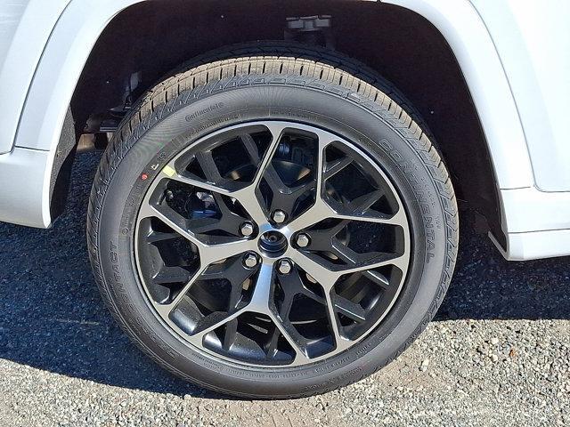 new 2025 Jeep Grand Cherokee car, priced at $65,940