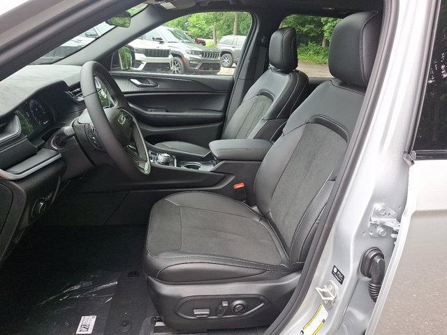 new 2025 Jeep Grand Cherokee car, priced at $48,375