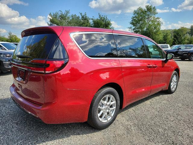 new 2024 Chrysler Pacifica car, priced at $43,995