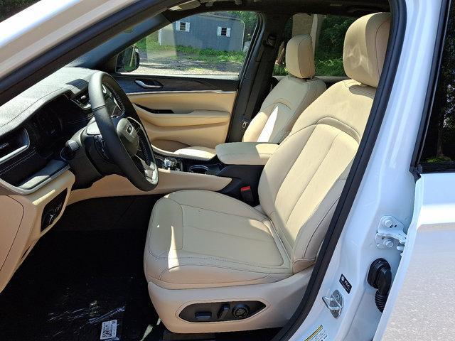 new 2025 Jeep Grand Cherokee car, priced at $49,415