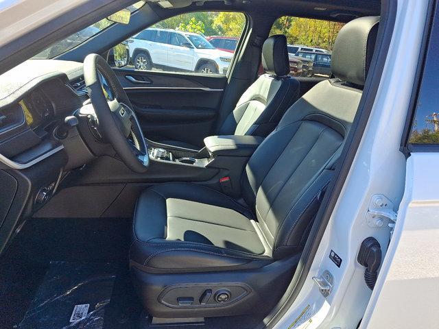 new 2025 Jeep Grand Cherokee car, priced at $52,140