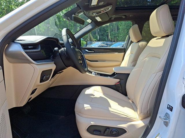 new 2025 Jeep Grand Cherokee car, priced at $49,415