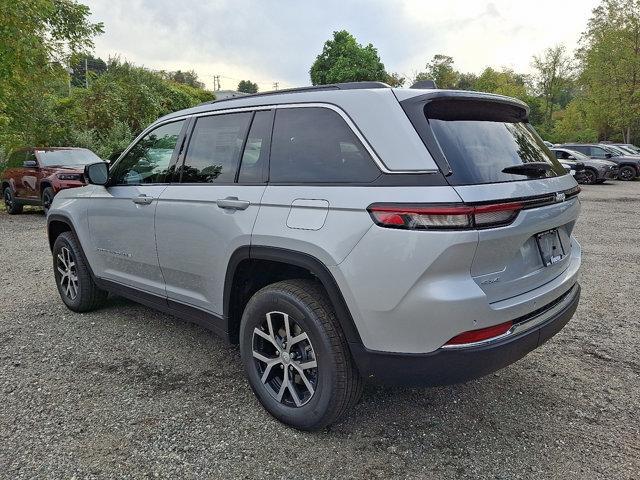 new 2025 Jeep Grand Cherokee car, priced at $50,010