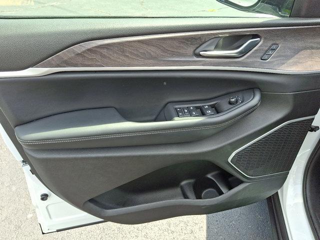 used 2022 Jeep Grand Cherokee car, priced at $34,887