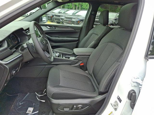 new 2025 Jeep Grand Cherokee car, priced at $43,575