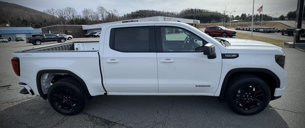 new 2024 GMC Sierra 1500 car, priced at $52,758