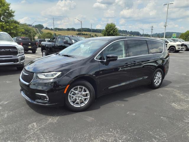 new 2024 Chrysler Pacifica car, priced at $38,679