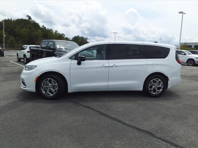 new 2024 Chrysler Pacifica car, priced at $41,251