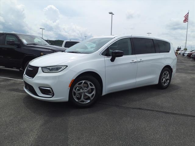 new 2024 Chrysler Pacifica car, priced at $41,251