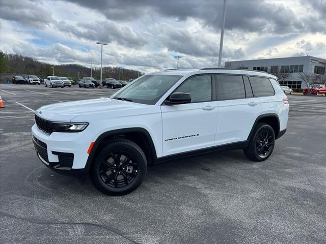 new 2024 Jeep Grand Cherokee L car, priced at $40,277