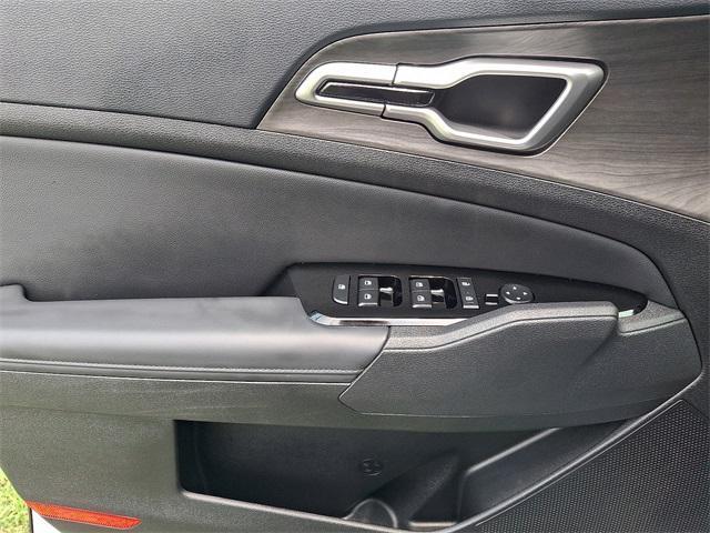 used 2025 Kia Sportage car, priced at $29,999