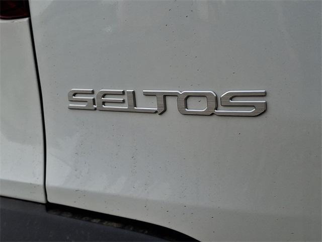 new 2025 Kia Seltos car, priced at $28,420