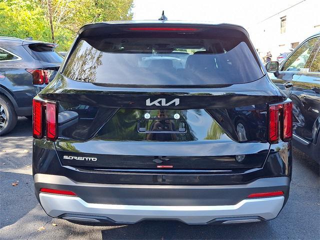 new 2026 Kia Sorento car, priced at $33,900